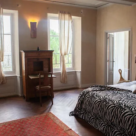 Chateau In Medieval Bastide - Sleeps Up To 10 Vakantiehuis Chalabre