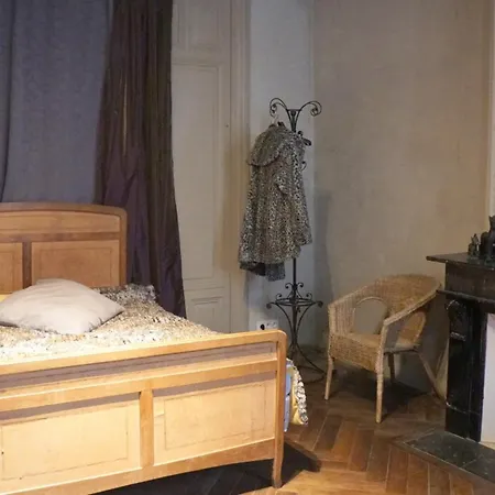 Chateau In Medieval Bastide - Sleeps Up To 10 Vakantiehuis Chalabre
