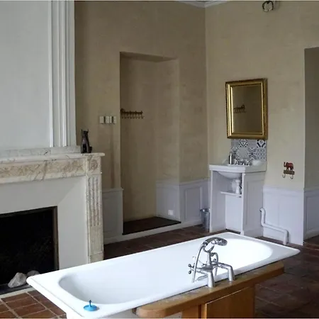 Chateau In Medieval Bastide - Sleeps Up To 10