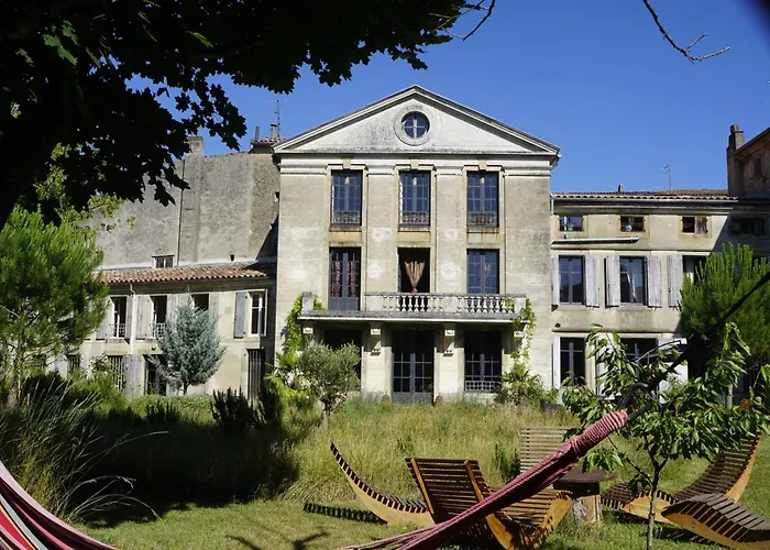 Chateau In Medieval Bastide - Sleeps Up To 17 *